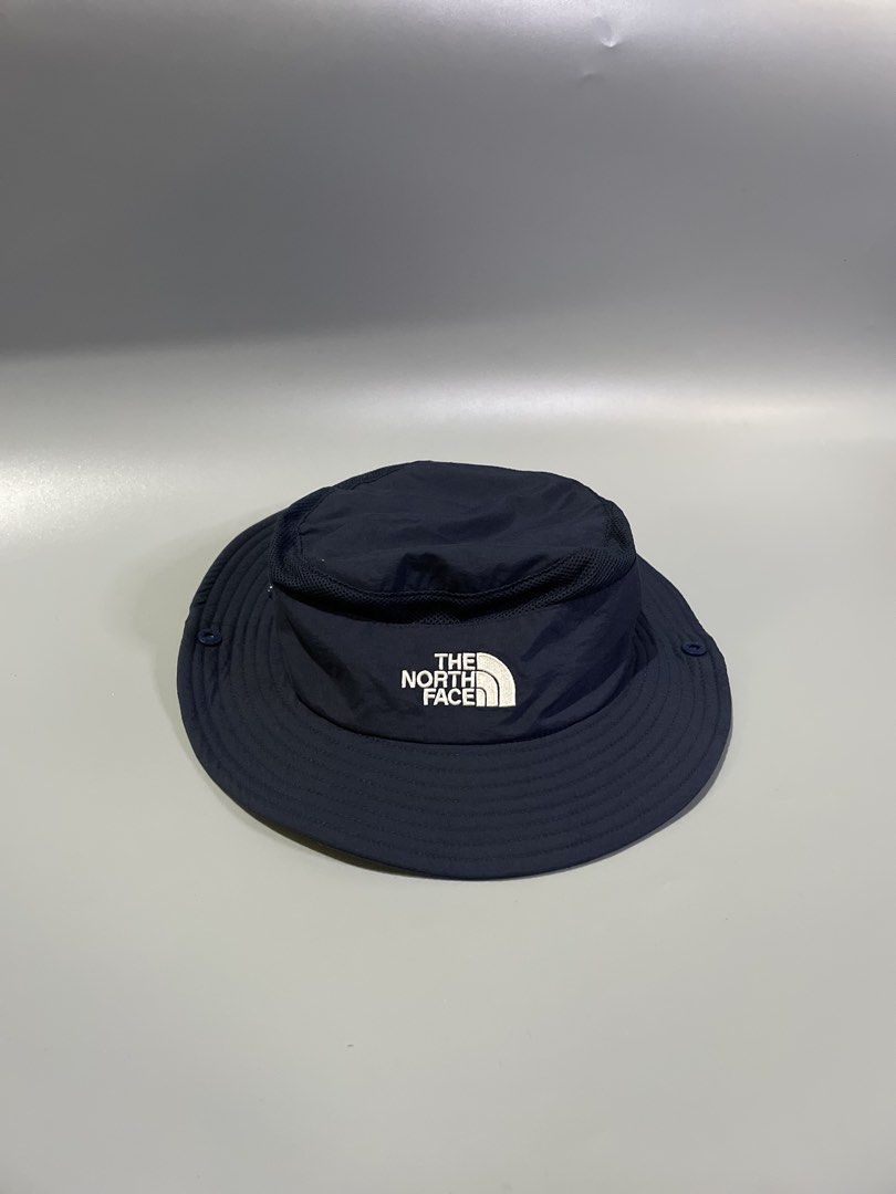 The North Face Brimmer Hat (Category: Caps & Hats) located in Bocaue. Submitted by mosthighcollective (Listing ID 1469120444, Image 1). Description: The North Face Brimmer Hat Brimmer Hat is a highly popular trekking hat for summer. It is equipped with mesh panels that provide breathability to the head, keeping you comfortable while protecting you from the sun. Good as new condition No issue 1200 only Dm me to purchase 📥.
