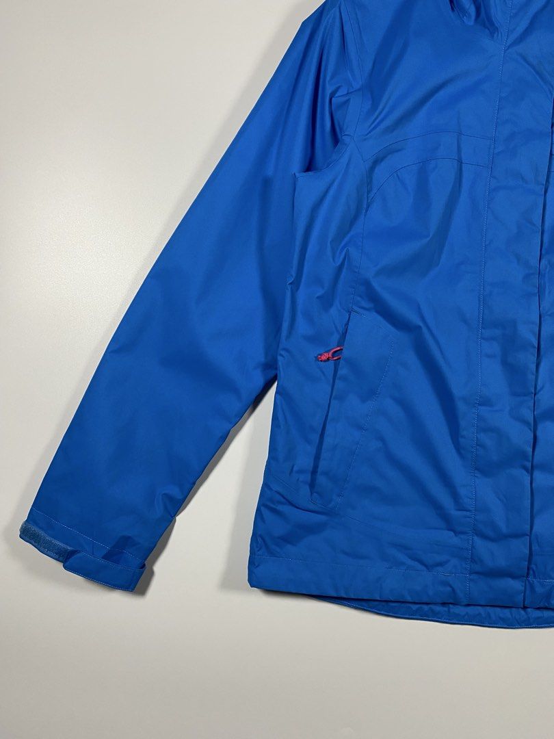 The North Face Dryvent Rain Jacket Womens (Medium) (Category: Coats, Jackets and Outerwear) located in Porac. Submitted by pepasoutdooressentials (Listing ID 1468989999, Image 2). Description: The North Face Dryvent Rain Jacket Womens (Medium) - Lightweight, quick-dry - Waterproof Dimension Width: 19" Length: 26" Condition: Excellent to Like new See pics for more details Color may vary due to lighting Location: Pampanga Disclaimer: Not associated