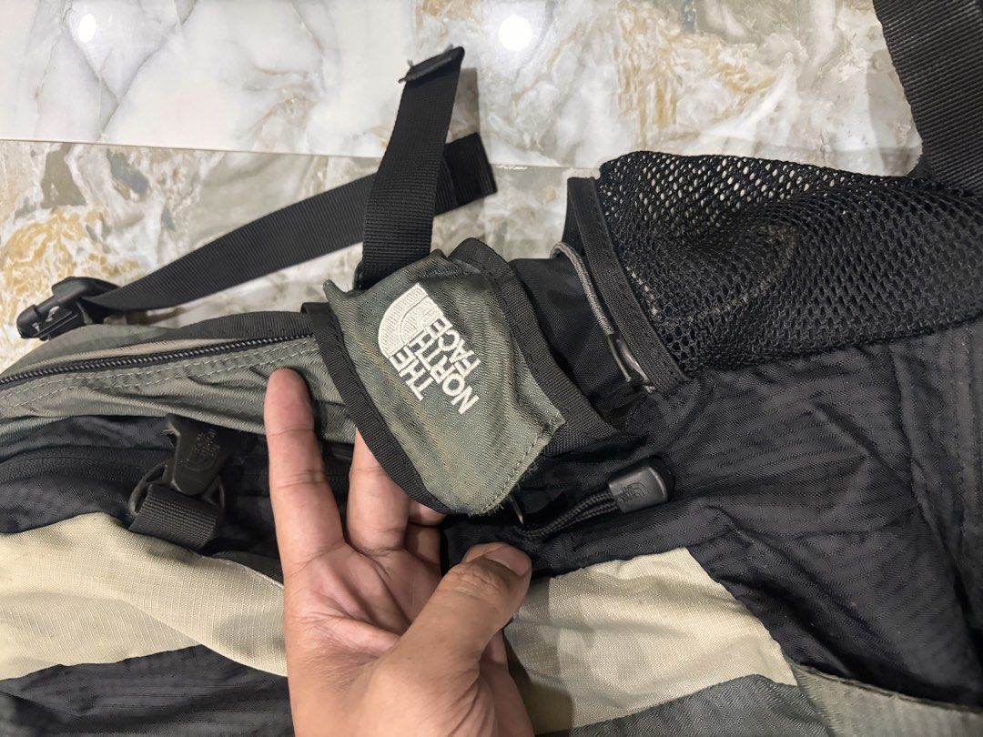 The North Face Fire-Wall Backpack Green Black (Category: Backpacks) located in Cavite. Submitted by gelloots (Listing ID 1469047015, Image 2). Description: Authentic green and black The North Face Fire-Wall backpack. Features an Air Trans ventilation back panel, padded shoulder straps, multiple compartments, and mesh side pockets. Built tough for the outdoors with some minor dust and light wear on lighter panels. Ready for your next adventure! Ne
