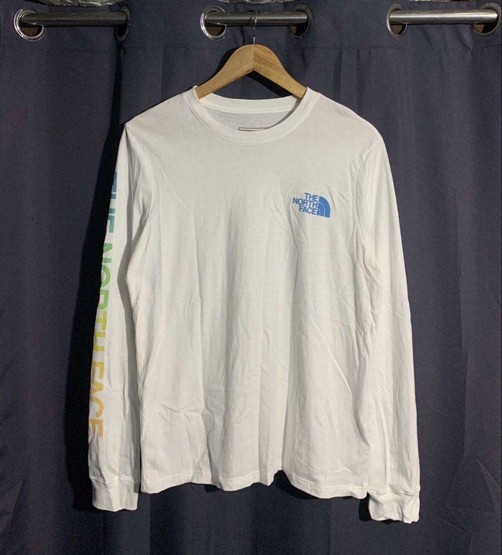The North Face Long Sleeve (Category: Tshirts & Polo Shirts ) located in Cebu City. Submitted by drip.co (Listing ID 1469070065, Image 1). Description: The North Face Long Sleeve Size: Medium Dimes: 20.5x26.5 Color Rate: 10/10 As New Condition No Issue.