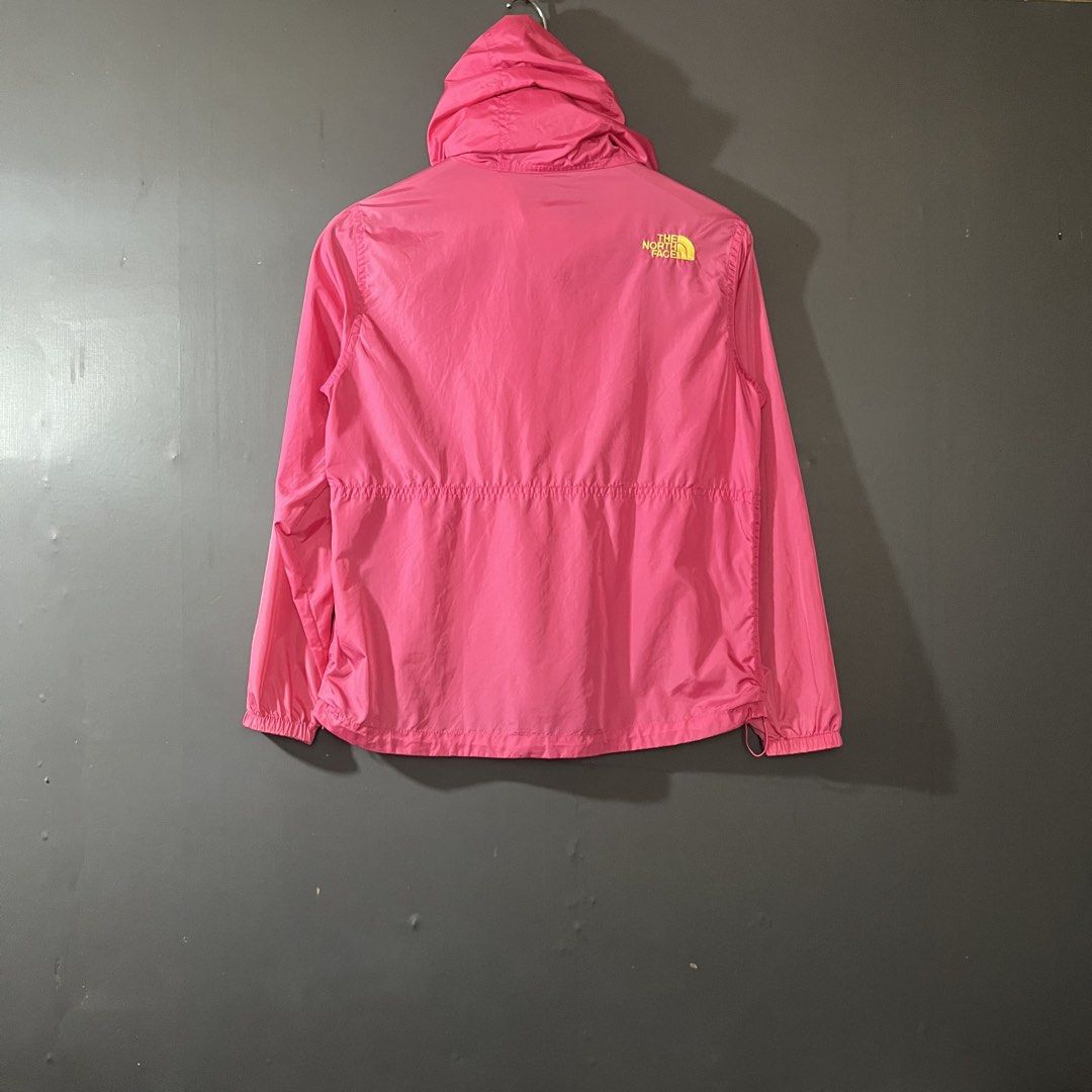 THE NORTH FACE Nylon Lightweight Windbreaker Jacket Size 140 (Category: Coats, Jackets and Outerwear) located in Butuan. Submitted by maluthrift (Listing ID 1469075775, Image 2). Description: THE NORTH FACE Nylon Lightweight Windbreaker Jacket Size 140 📏 FLAT LAY MEASUREMENTS •Size on Tag: 140 •Width/Pit-to-Pit (Chest): 19” •Length (Top to Bottom): 22” •Sleeves: 21” ✨ FEATURES & DETAILS •Condition : Excellent •Issue : None (No holes, no snags/ru