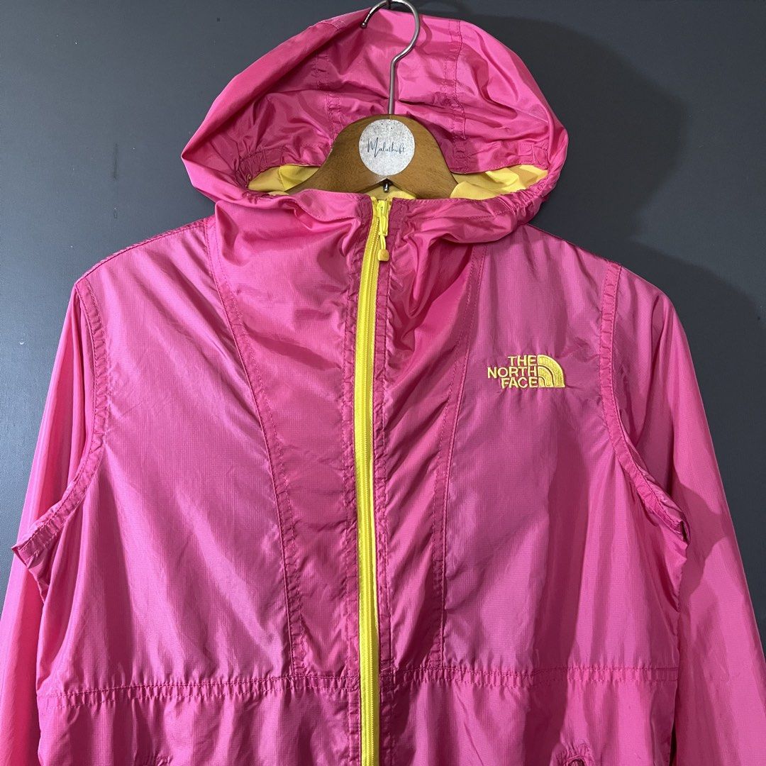 THE NORTH FACE Nylon Lightweight Windbreaker Jacket Size 140 (Category: Coats, Jackets and Outerwear) located in Butuan. Submitted by maluthrift (Listing ID 1469075775, Image 3). Description: THE NORTH FACE Nylon Lightweight Windbreaker Jacket Size 140 📏 FLAT LAY MEASUREMENTS •Size on Tag: 140 •Width/Pit-to-Pit (Chest): 19” •Length (Top to Bottom): 22” •Sleeves: 21” ✨ FEATURES & DETAILS •Condition : Excellent •Issue : None (No holes, no snags/ru