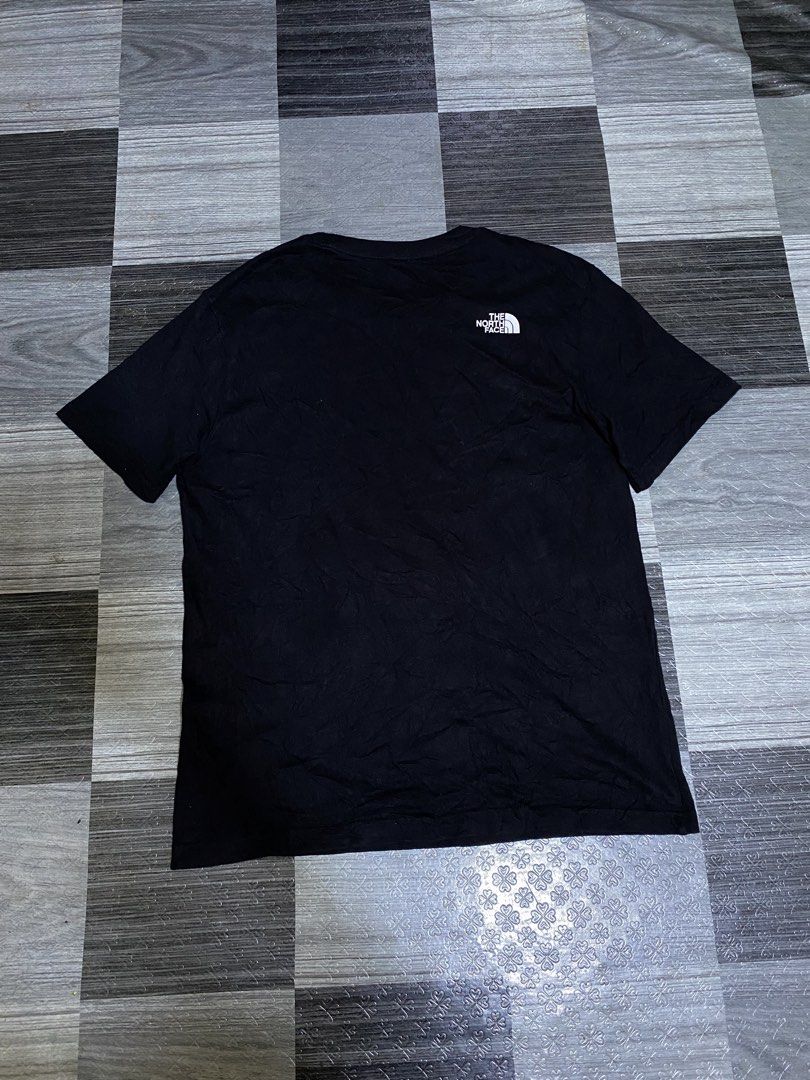 The Northface - Mens / Tshirt Cotton (Category: Coats, Jackets and Outerwear) located in General Santos City (Dadiangas). Submitted by castilloed98 (Listing ID 1469103029, Image 3). Description: The Northface - Tshirt Mens Cotton Size.XL Dimes.21x27 Slim Fit Printed Logo Excellent Condition No Issue 💵650 + SF✈️ DM📩 📍Gensan..