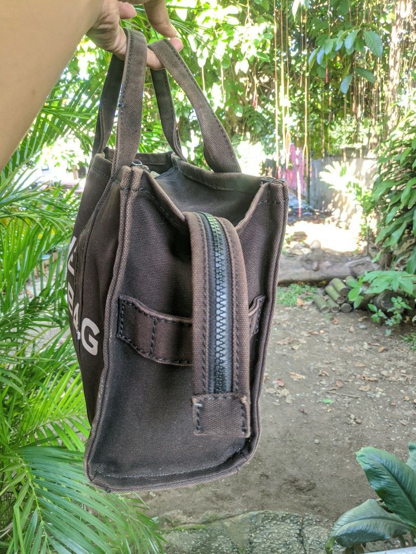 The Tote Bag Marc Jacobs (Category: Luxury Bags & Wallets) located in President Roxas. Submitted by micheal775 (Listing ID 1469049658, Image 2). Description: AUTHENTIC.