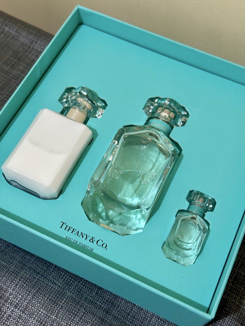 Tiffany & Co. Original Eau de Parfum 3-Piece Gift Set (Category: Fragrance & Deodorants) located in Quezon City. Submitted by jptubayan (Listing ID 1469079613, Image 1). Description: TIFFANY & CO. Eau de Parfum 3-Piece Luxury Gift Set | Brand New, Unused ✨ A little Tiffany luxury, beautifully packaged in the iconic Tiffany Blue box! SET INCLUDES: * 75 mL Tiffany & Co. Eau de Parfum * 100 mL Tiffany & Co. Perfumed Body Lotion * 5 mL Tiffany & Co. 