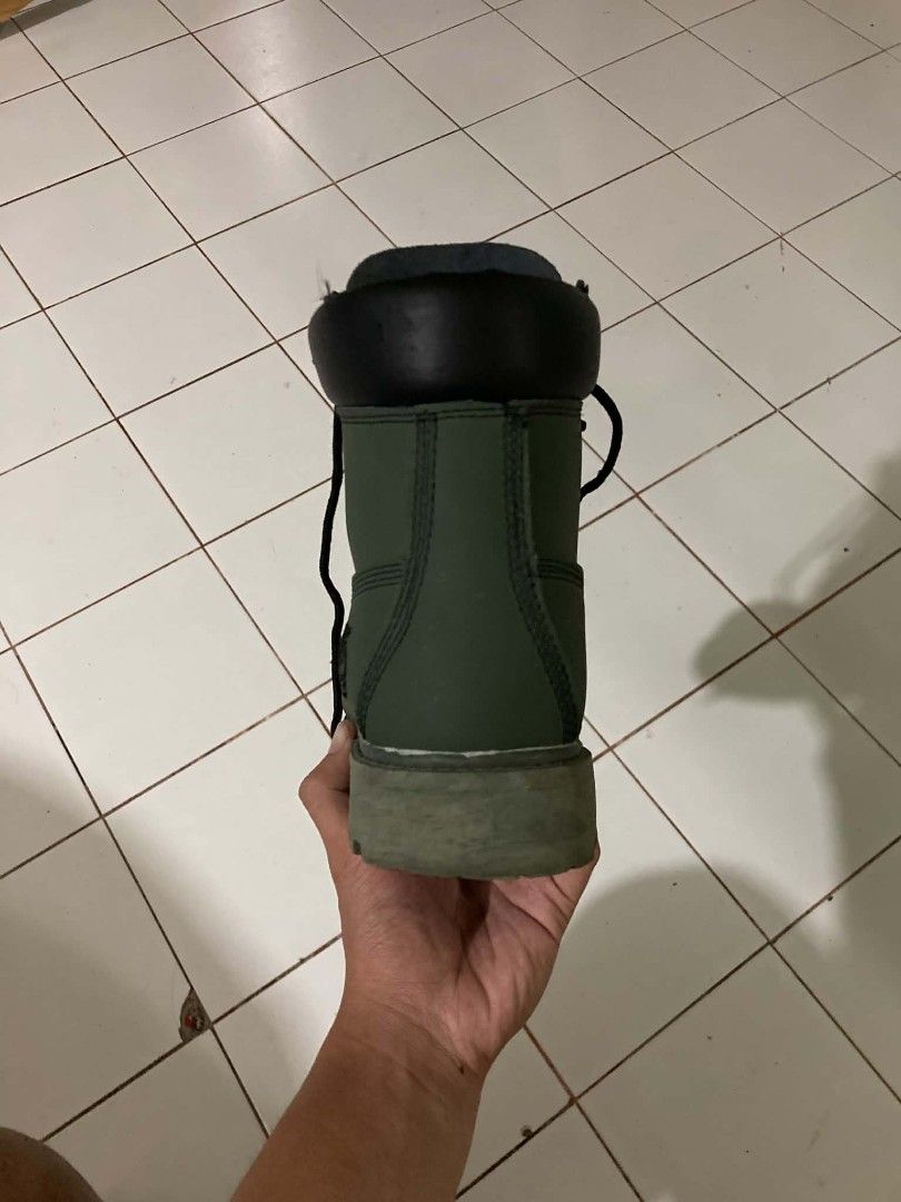 Timberland boots army green (Category: Boots) located in Manila. Submitted by thrift2dripp (Listing ID 1469107324, Image 3). Description: Timberland boots army green colorway has minor issues (see pics) size 9.5us male negotiable price authentic genuine timberland.