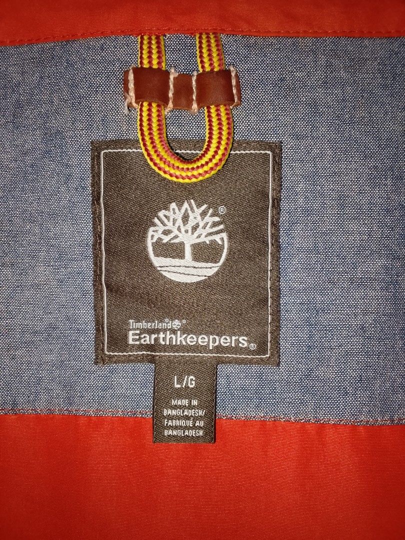 Timberland Earth Keepers Windbreaker (Category: Coats, Jackets and Outerwear) located in Dasmarinas. Submitted by alexander24 (Listing ID 1469148065, Image 2). Description: Timberland Earth Keepers Windbreaker Size: XL fitting Dimes: W24 x L28 Condition: Excellent Color rate: 9.5/10 Issue: Need wash.