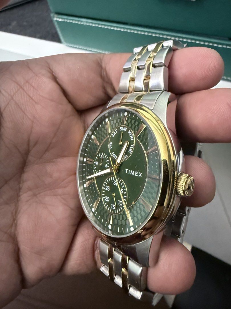Timex Two-Tone Green Dial Watch with Box (Category: Women's Watches) located in Manila. Submitted by aandrarama02356 (Listing ID 1468935499, Image 3). Description: Personal Collection Downsizing ⌚ Model: Timex TW2Y21400 Two-Tone Chicago Collection Ref: TW2Y21400 Water Resist: 50M Movement: Timex Quartz Bracelet: Stainless Steel, Two Tone Color: Green Two-Tone Condition: 9/10 Inclusions: Full Set with Box & Card Issues: None Price Firm: ₱7500 📍 L