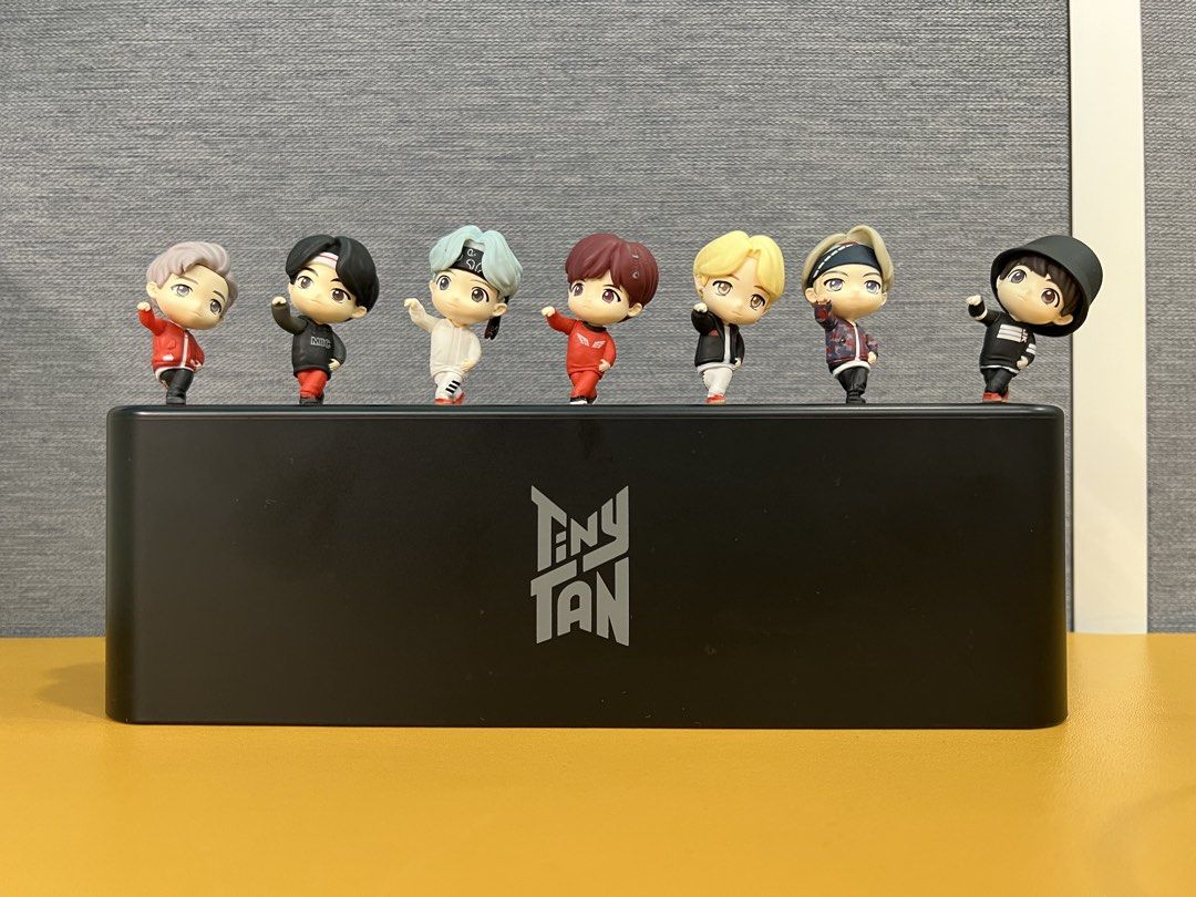 TinyTAN BTS Mic Drop Gel Pen Set with Display Stand (Category: Figurines & Statues) located in Makati City. Submitted by kibookid (Listing ID 1468971089, Image 1). Description: - Complete set of 7 TinyTAN BTS character gel pens - Features RM, Jin, SUGA, j-hope, Jimin, V, and Jung Kook - Matching color caps and ink for each member - Includes a custom display stand with TinyTAN logo - Great collectible item for ARMY - pre loved - ready to ship (fro