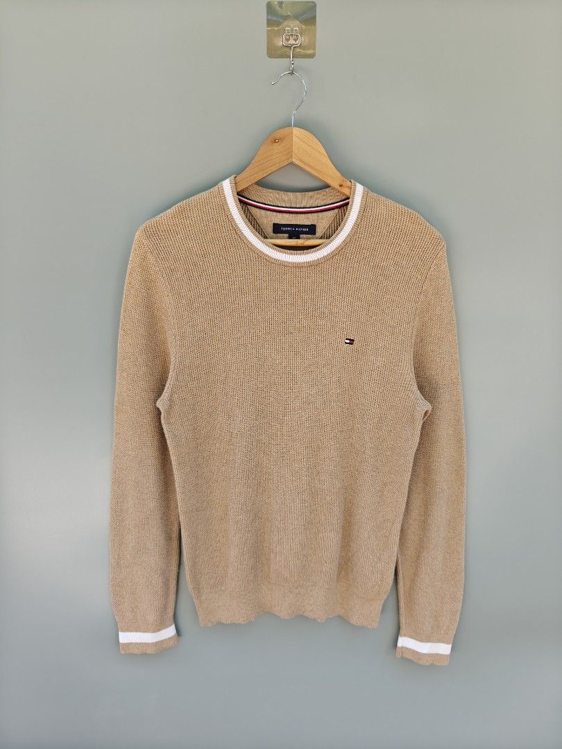 Tommy Hilfiger (Category: Tshirts & Polo Shirts ) located in Alaminos. Submitted by epargne (Listing ID 1469014495, Image 1). Description: ◾Size : Small ◾Dimes : Length" 27, Width"18 ◾EXCELLENT CONDITION! ◾WASHED W/ FABCON AND READY TO WEAR 🛒Price : + Shipping fee.