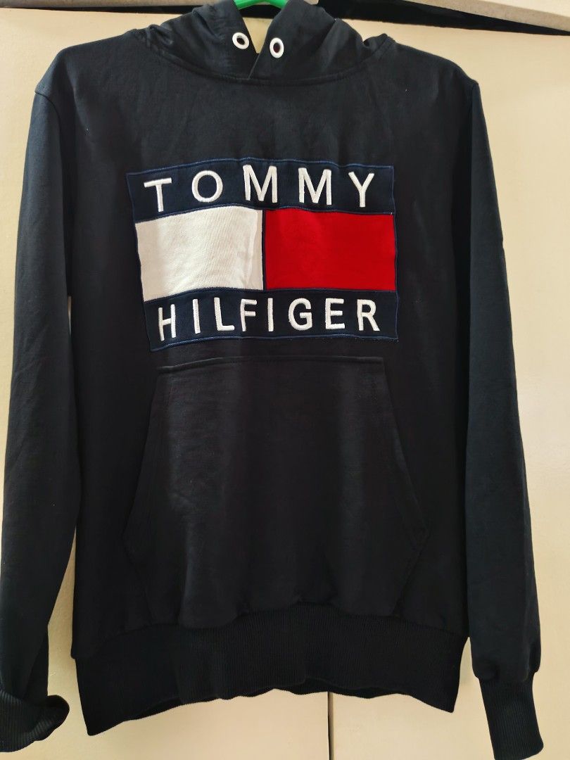 Tommy Hilfiger size M (Category: Coats, Jackets and Outerwear) located in Zamboanga. Submitted by ckealia (Listing ID 1468942242, Image 1). Description: good as new missing string no discoloration size medium not ukayukay preloved.