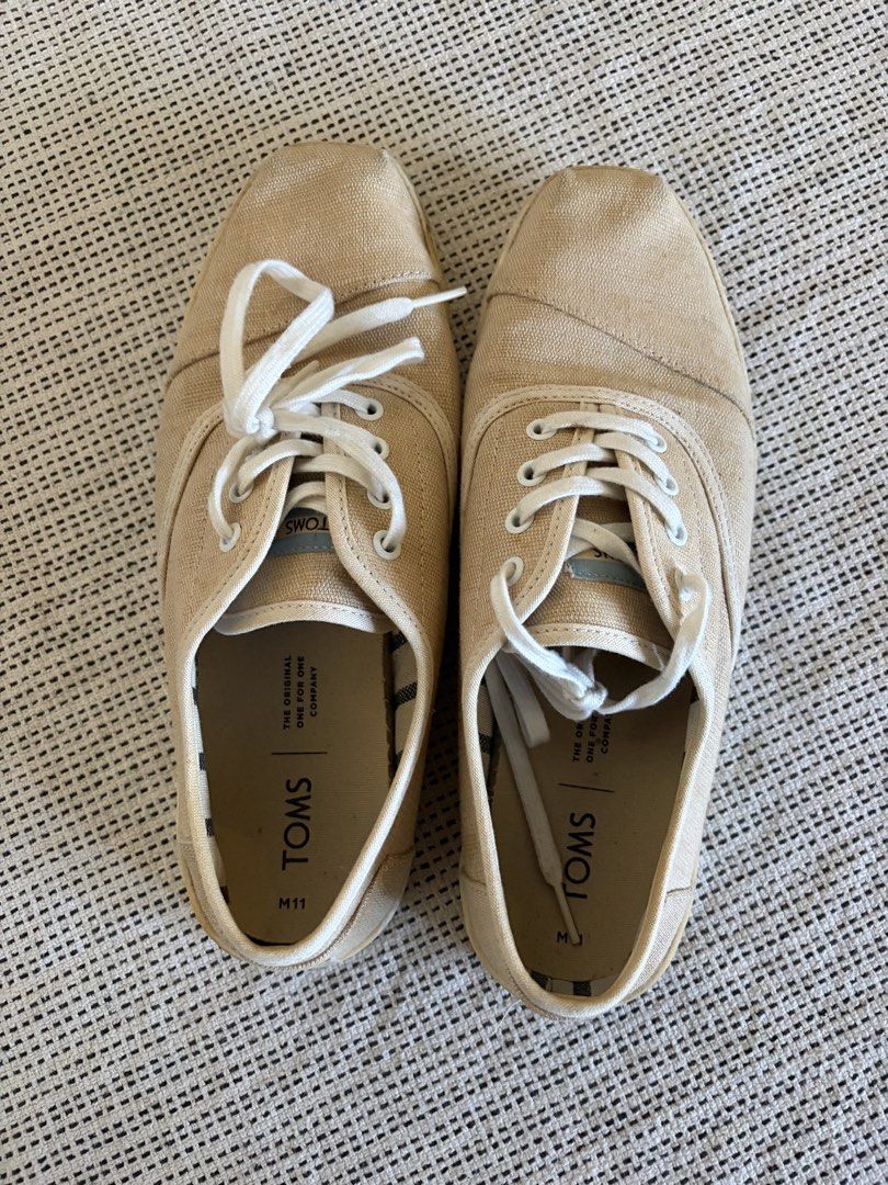 TOMS (Category: Sneakers) located in Muntinlupa City. Submitted by georgette95 (Listing ID 1469007025, Image 3). Description: Beige Men’s 11 us Lace up edpadrill .