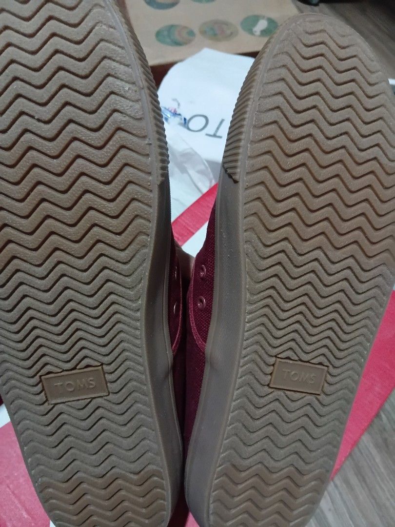 Toms us 10.5 (Category: Casual Shoes) located in Rodriguez. Submitted by caroumomnewacct (Listing ID 1468977738, Image 2). Description: .