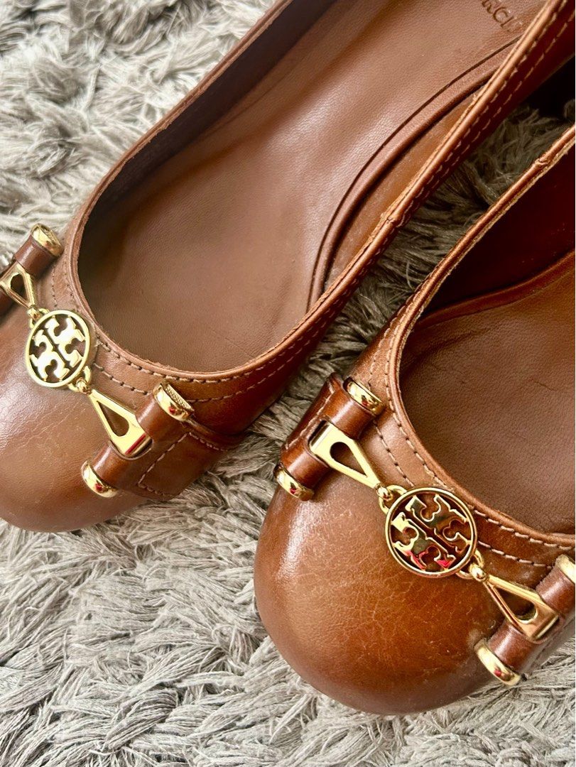 Tory Burch With heels (Category: Sneakers & Footwear) located in Manila. Submitted by thriftniyuno (Listing ID 1469081077, Image 2). Description: 2 inches heels 6.5.