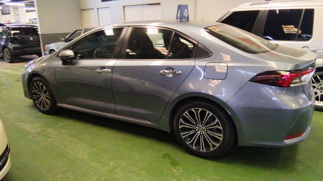 Toyota Corolla Altis 1.6 (A) (Category: Used Cars) located in Manila. Submitted by chorology (Listing ID 1468968007, Image 1). Description: 2021 Toyota Corolla Altis 1.6 V | 67K KM | ₱699,000 Selling our 2021 Toyota Corolla Altis 1.6 V, a stylish and reliable sedan that's ideal for daily driving, work, and family use. Vehicle Details -Make/Model: Toyota Corolla Altis 1.6 V -Year: 2021 -Mileage: 67,000 km -Transmission: Automatic -Fuel: Gasoline -