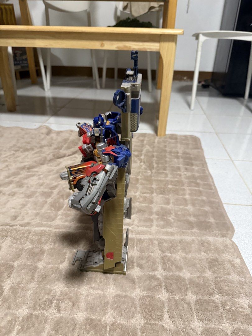 Transformers Leader Class Optimus Prime w/ Jetwing Flight Pack (Category: Gundam & Model Kits) located in Manila. Submitted by jvzzz08 (Listing ID 1468938968, Image 2). Description: FOR SALE: Transformers Leader Class Optimus Prime w/ Jetwing Flight Pack 🤖 Item Details: Character: Optimus Prime (Jetwing / Flight Armor Pack) Scale/Size: Leader Class (Large & highly detailed) Condition: Pre-loved / Loose (Great display condition as shown in photos