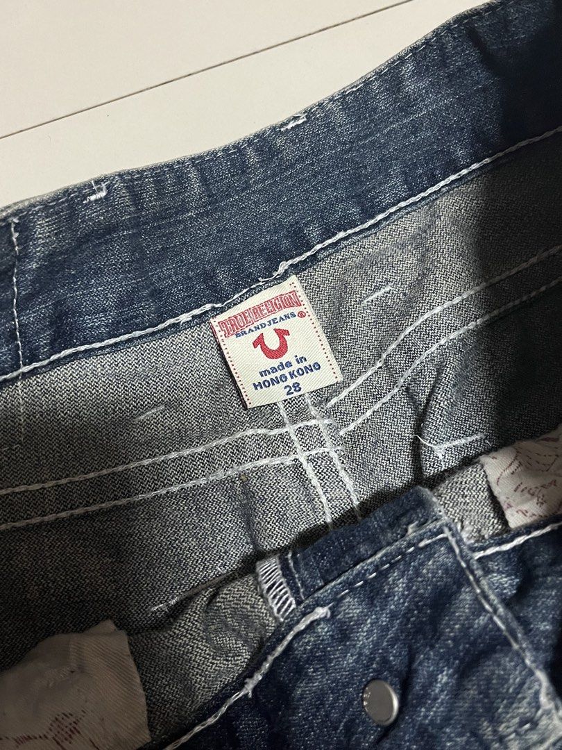 True Religion Bobby Section Jeans Size 28 (Category: Jeans) located in Tagaytay City. Submitted by cyannsay (Listing ID 1469119763, Image 3). Description: - Brand: True Religion - Wash: Dark blue - Size: 28 waist / 42 length - Fit: Straight leg - Origin: Made in Hong Kong.