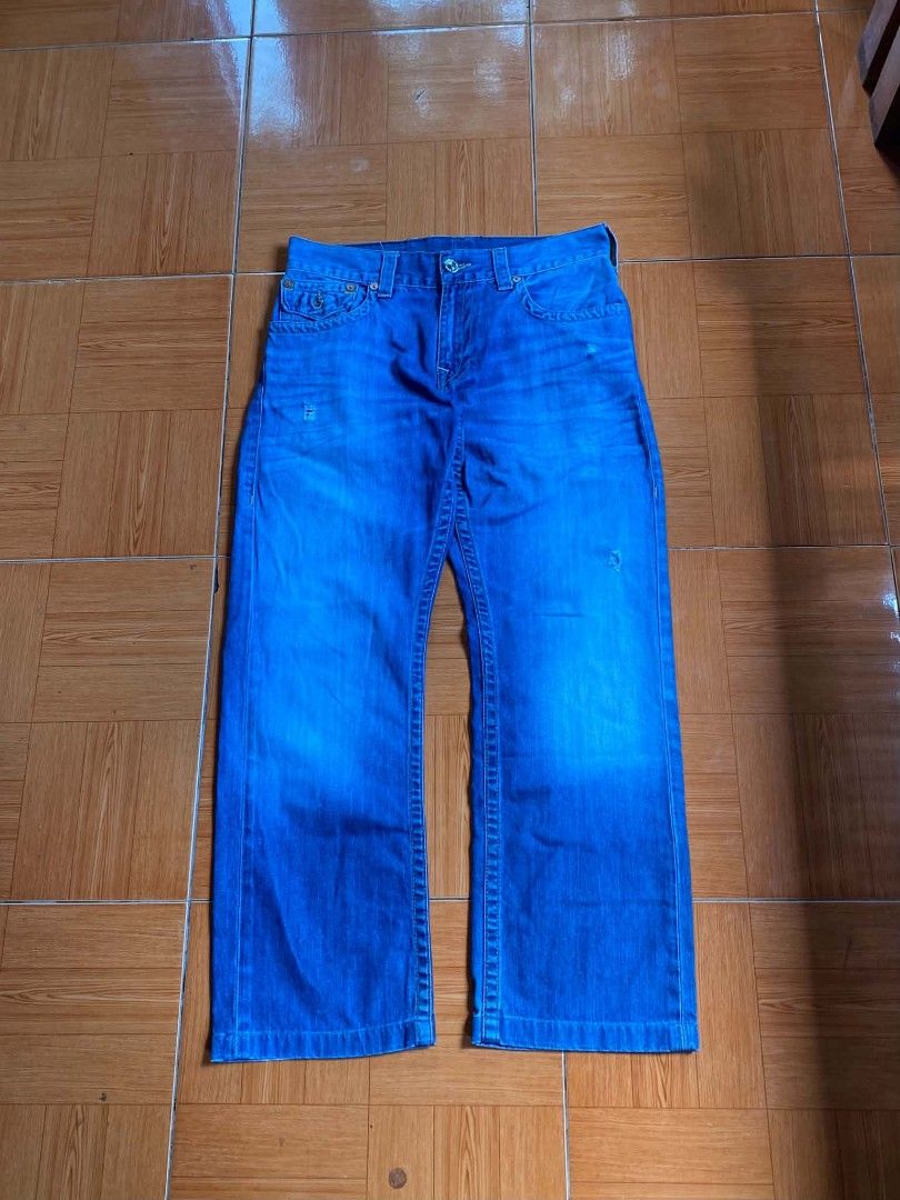 True Religion Bootcut (Category: Jeans) located in Davao. Submitted by underrated_style (Listing ID 1469104903, Image 3). Description: True religion Straight Bootcut waist - 32-33 length - 40 leg op - 9.5 authentic excellent condition colorrate 9/10 or better! issue - missing 1 bottoms in the back pocket, missing tags due to waist alteration..