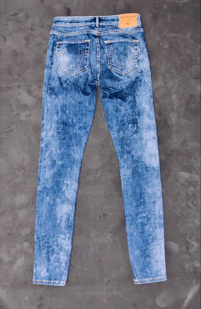 True Religion Light Washed Denim Jeans. (Category: Jeans) located in Manila. Submitted by erxm.thrift (Listing ID 1469080946, Image 2). Description: .