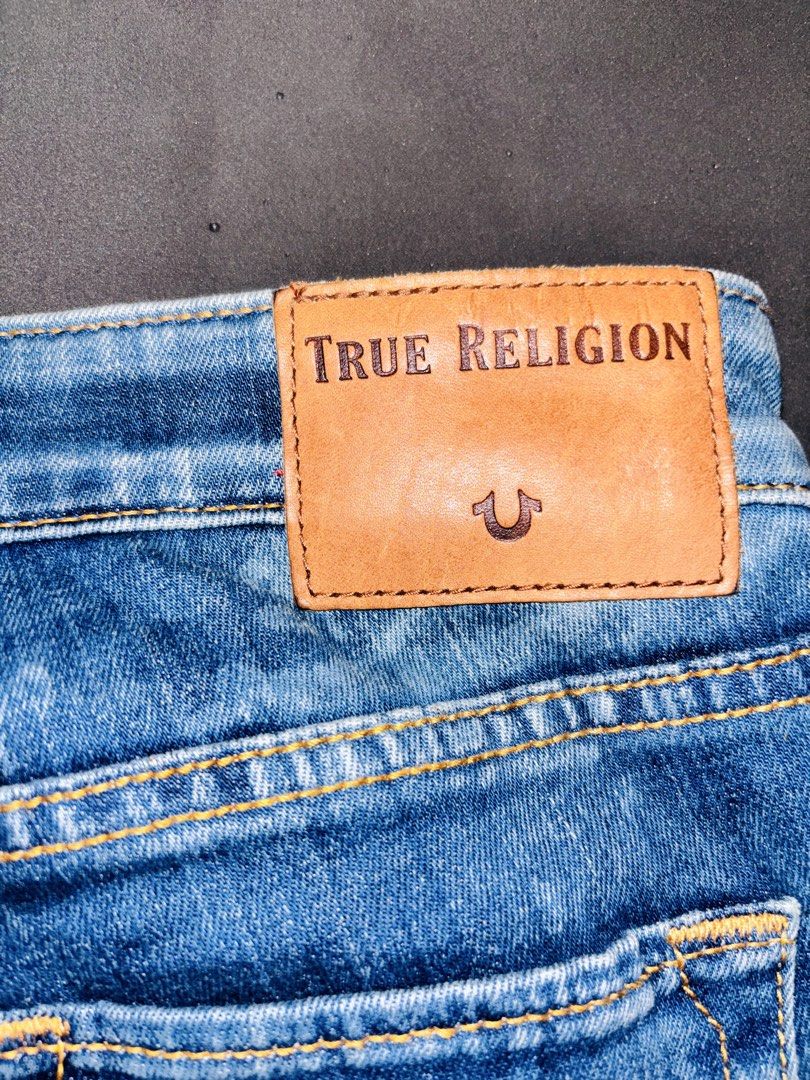 True Religion Light Washed Denim Jeans. (Category: Jeans) located in Manila. Submitted by erxm.thrift (Listing ID 1469080946, Image 3). Description: .