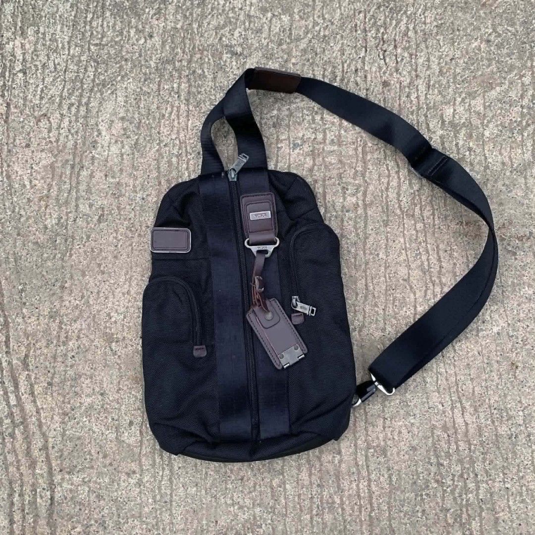TUMI CROSS BODY BAG (Category: Cross-body Bags) located in Cagayan de Oro. Submitted by prieyaazenia_30 (Listing ID 1469110292, Image 1). Description: TUMI CROSS BODY BAG GOODASNEW NO ISSUE.