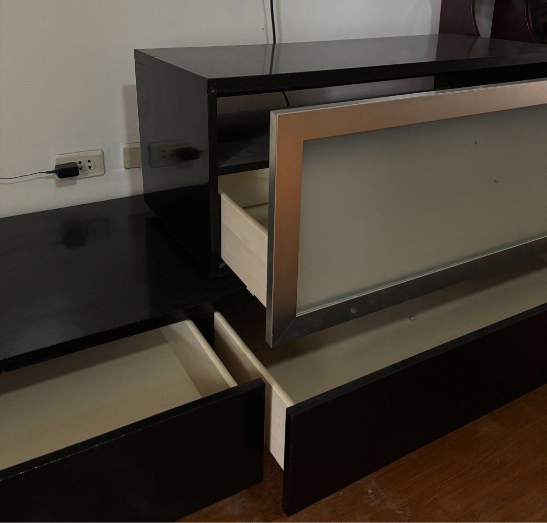 TV Rack / TV Console (Category: TV Consoles) located in Quezon City. Submitted by rin.reen (Listing ID 1468994053, Image 2). Description: Slightly Negotiable 😸.