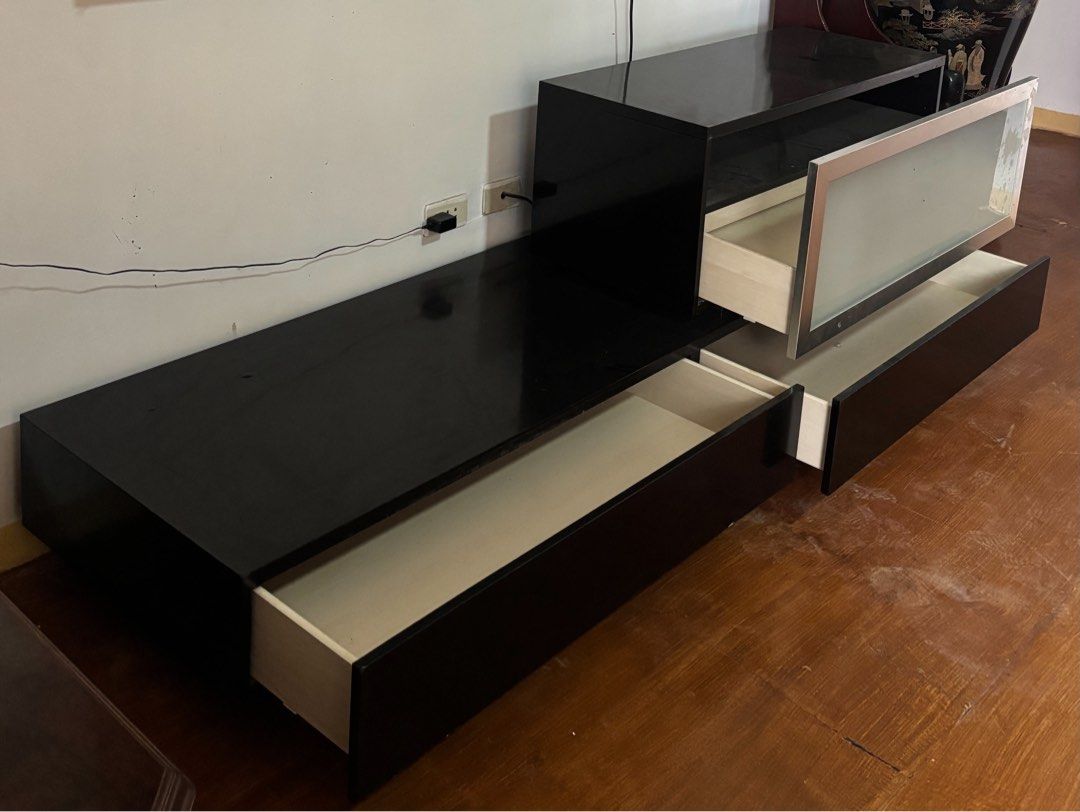 TV Rack / TV Console (Category: TV Consoles) located in Quezon City. Submitted by rin.reen (Listing ID 1468994053, Image 3). Description: Slightly Negotiable 😸.