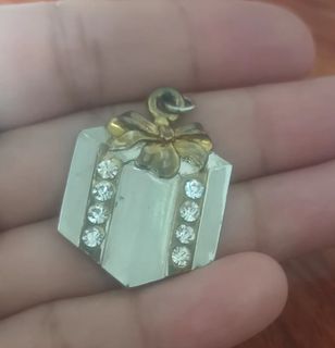 (Category: ) located in . Submitted by sakura_finds (Listing ID 1468933031, Image 1). Description: .