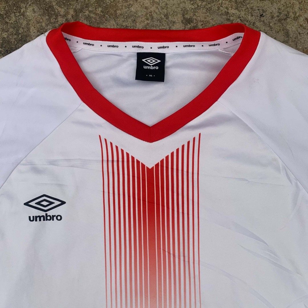 UMBRO (Category: Activewear) located in Manila. Submitted by silentocean_2ad617 (Listing ID 1469059212, Image 3). Description: UMBRO size:XL-XXL 25 x 30 Excellent condition color rate:9.5/10 MINE:400.