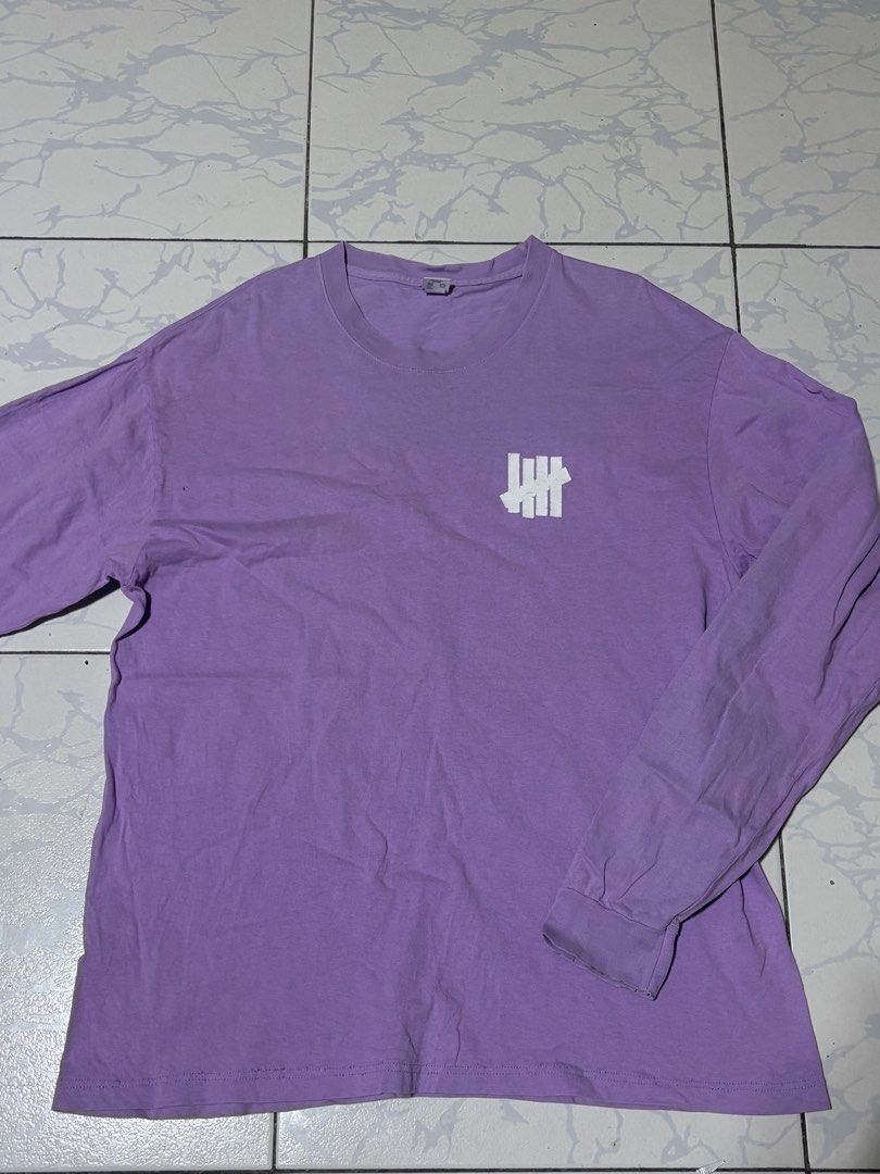 Undefeated Long Sleeves (Category: Hoodies) located in Manila. Submitted by jawnty (Listing ID 1469127512, Image 1). Description: Undefeated Side Logo Long Sleeves * Undefeated Side Logo long sleeves * Size Large * 23/28 * Condition: 8.5/10 * Repaired, with pinholes and crackprints only * Color may vary due to lighting * 300 Pesos Negotiable Sampaloc, Manila Loc ‼️ Can do shipping via Lalamove or J&T, COD via LBC.