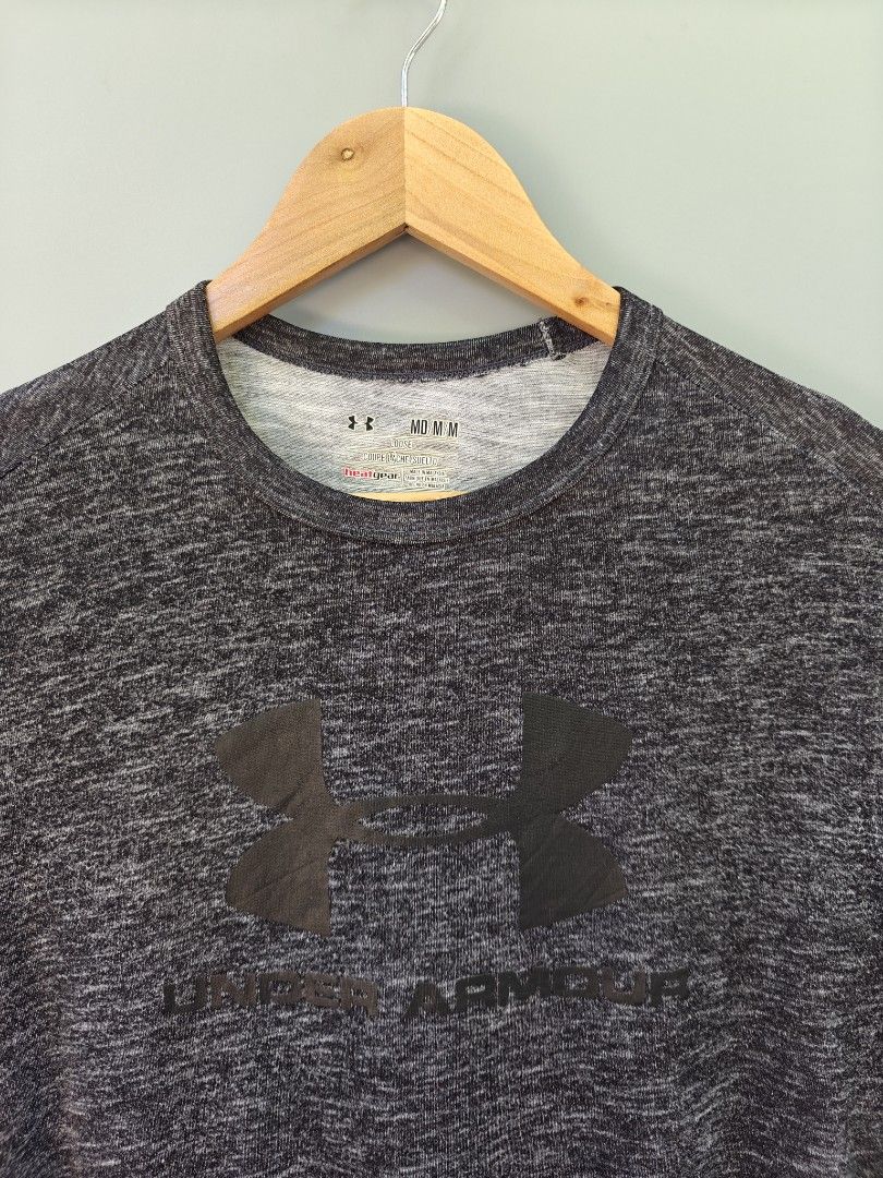 Under Armour (Category: Tshirts & Polo Shirts ) located in Alaminos. Submitted by epargne (Listing ID 1469016017, Image 3). Description: ◾Size : Medium ◾Dimes : Length" 27, Width"19 ◾EXCELLENT CONDITION! ◾WASHED W/ FABCON AND READY TO WEAR 🛒Price : + Shipping fee.