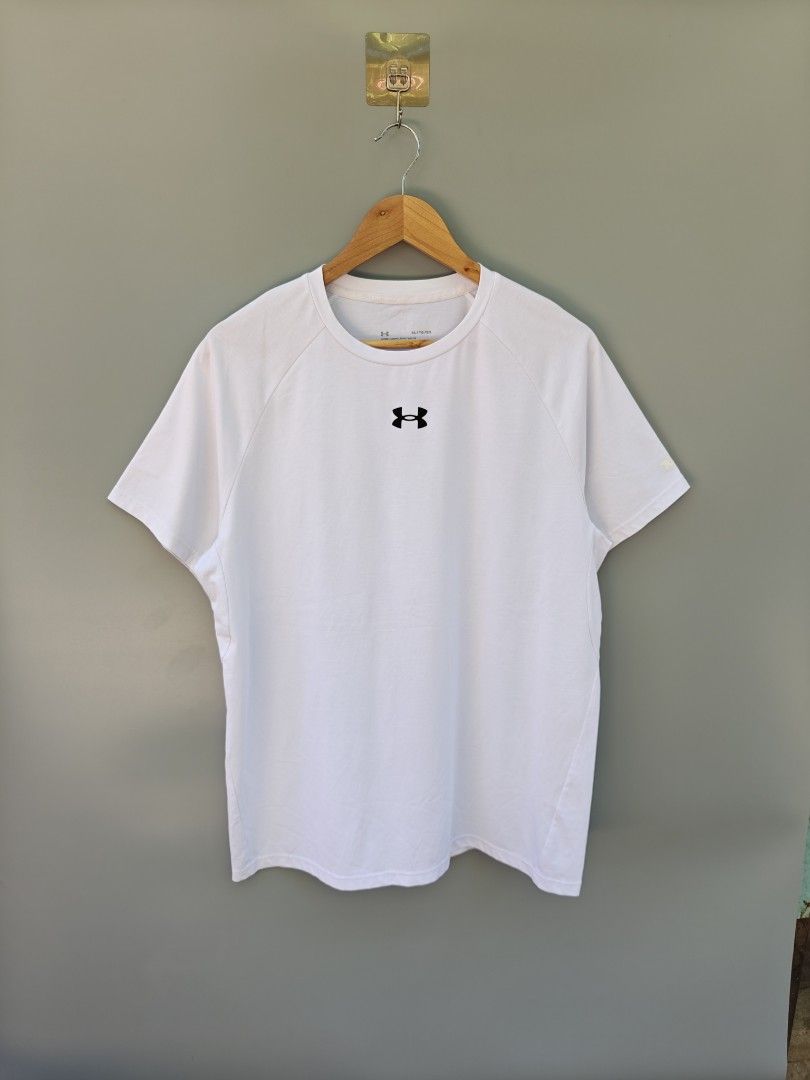 Under Armour (Category: Tshirts & Polo Shirts ) located in Alaminos. Submitted by epargne (Listing ID 1469016501, Image 1). Description: ◾Size : Large ◾Dimes : Length"29 , Width"22.5 ◾LIKENEW CONDITION! ◾WASHED W/ FABCON AND READY TO WEAR 🛒Price : + Shipping fee.