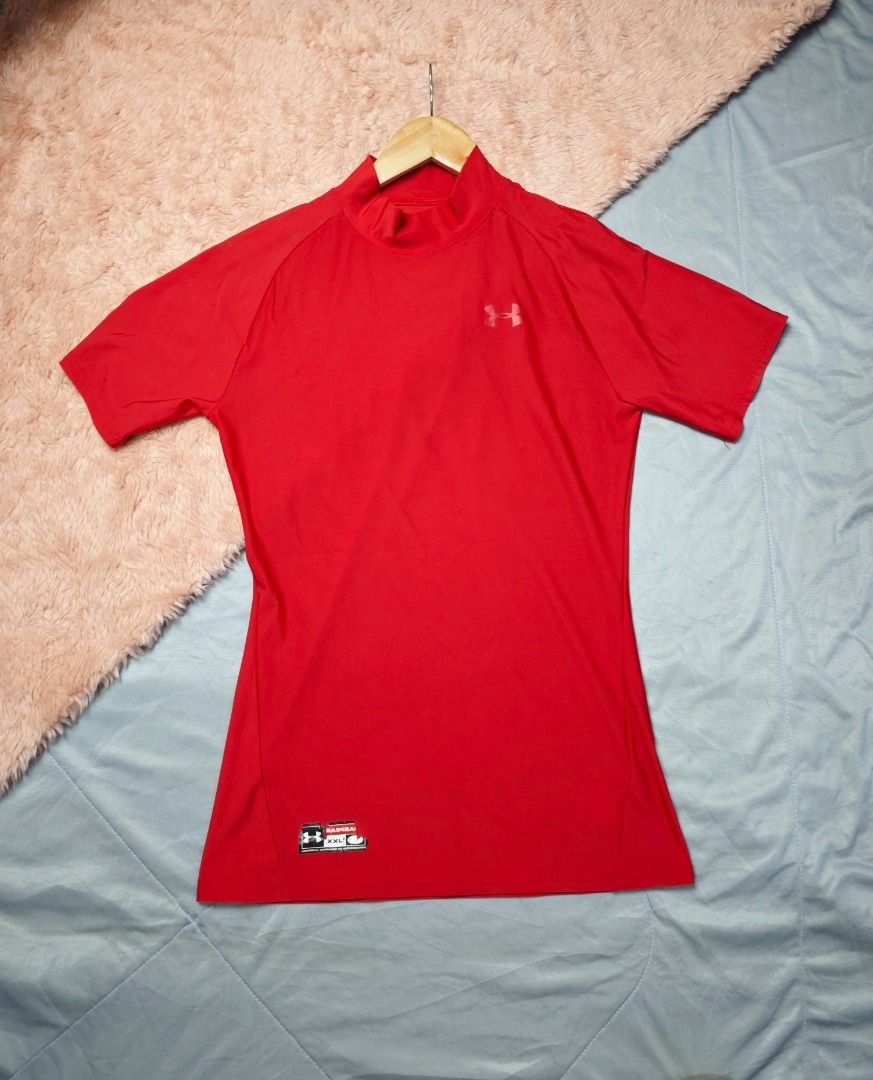 UNDER ARMOUR (Category: Rash guard) located in Imus. Submitted by eykc01 (Listing ID 1469025611, Image 1). Description: EXCELLENT SMALL-MED (17-18 X 27") .