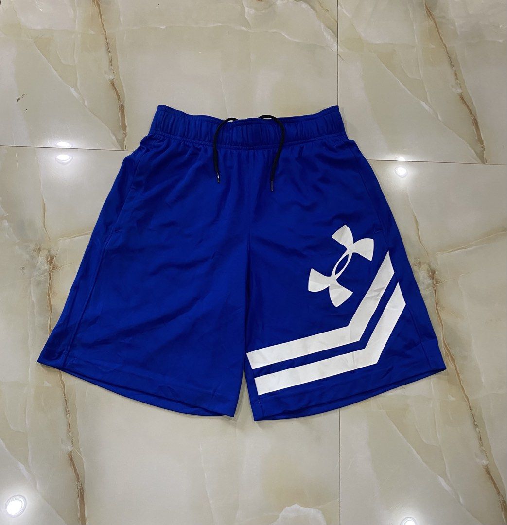 Under Armour Big logo design Short (Category: Shorts) located in Digos. Submitted by zhanderapp47607 (Listing ID 1469018356, Image 1). Description: Size S-M Waistline 30-32 garterized Length 19 Excellent condition Colorate 9.8/10 No issue .