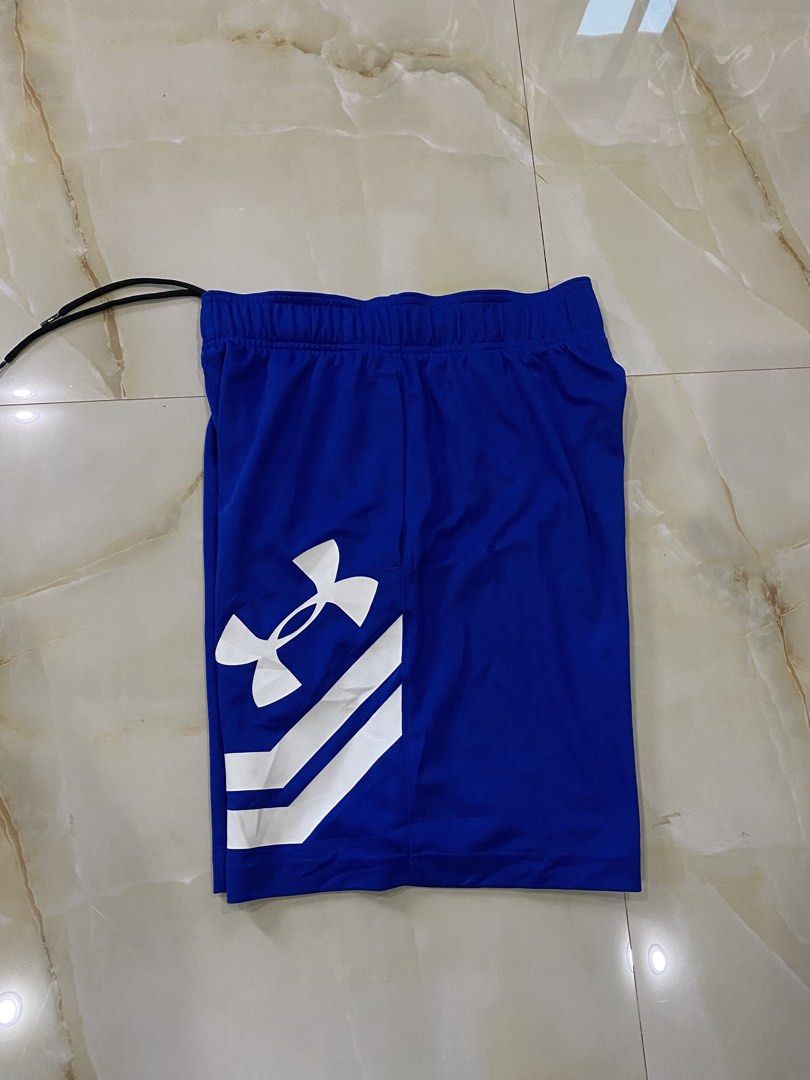 Under Armour Big logo design Short (Category: Shorts) located in Digos. Submitted by zhanderapp47607 (Listing ID 1469018356, Image 3). Description: Size S-M Waistline 30-32 garterized Length 19 Excellent condition Colorate 9.8/10 No issue .