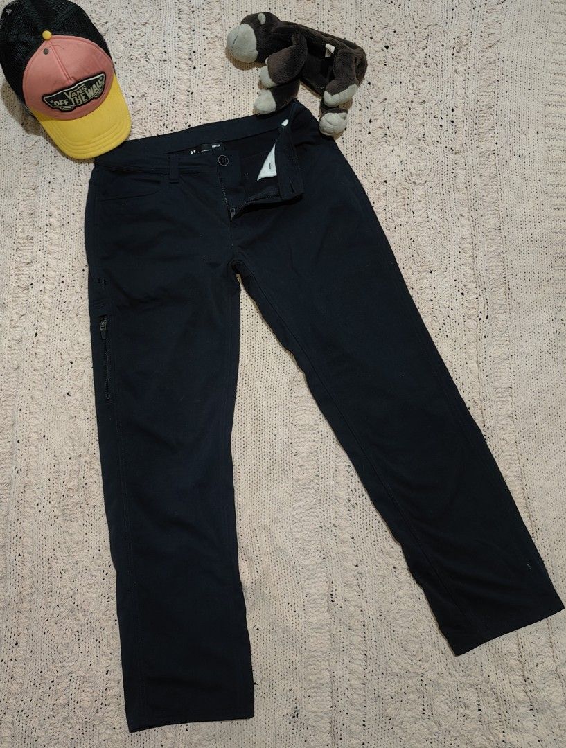 Under Armour Storm Black Pants (Category: Trousers) located in Tuguegarao City. Submitted by ekko_bag2 (Listing ID 1468948639, Image 1). Description: In Excellent condition - embroidered UA logo on front, Storm on back -deep black - No pinhole, No Flaw - check photos for other details Dimension in inches L x W - check the last 2 pics Mode of payment - Gcash Payment first, No COD Shipping thru JNT (next day shipping) ***Please manage your expectat