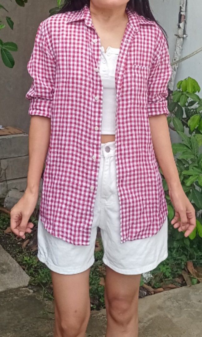 Uni Qlo 100% Linen longsleeve (Category: Others Tops) located in Davao. Submitted by kannikasok1987 (Listing ID 1469006538, Image 2). Description: small on tag wd inner Linen bust 36 waist up 29 (stretchy) L 48.5 mall quality.