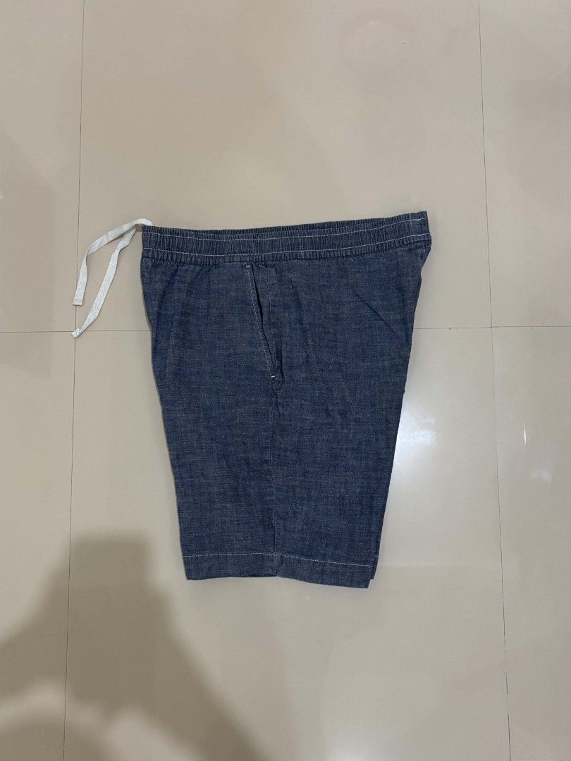 UNIQLO (Category: Activewear) located in Sultan Kudarat. Submitted by hadjitaha (Listing ID 1469066658, Image 3). Description: .