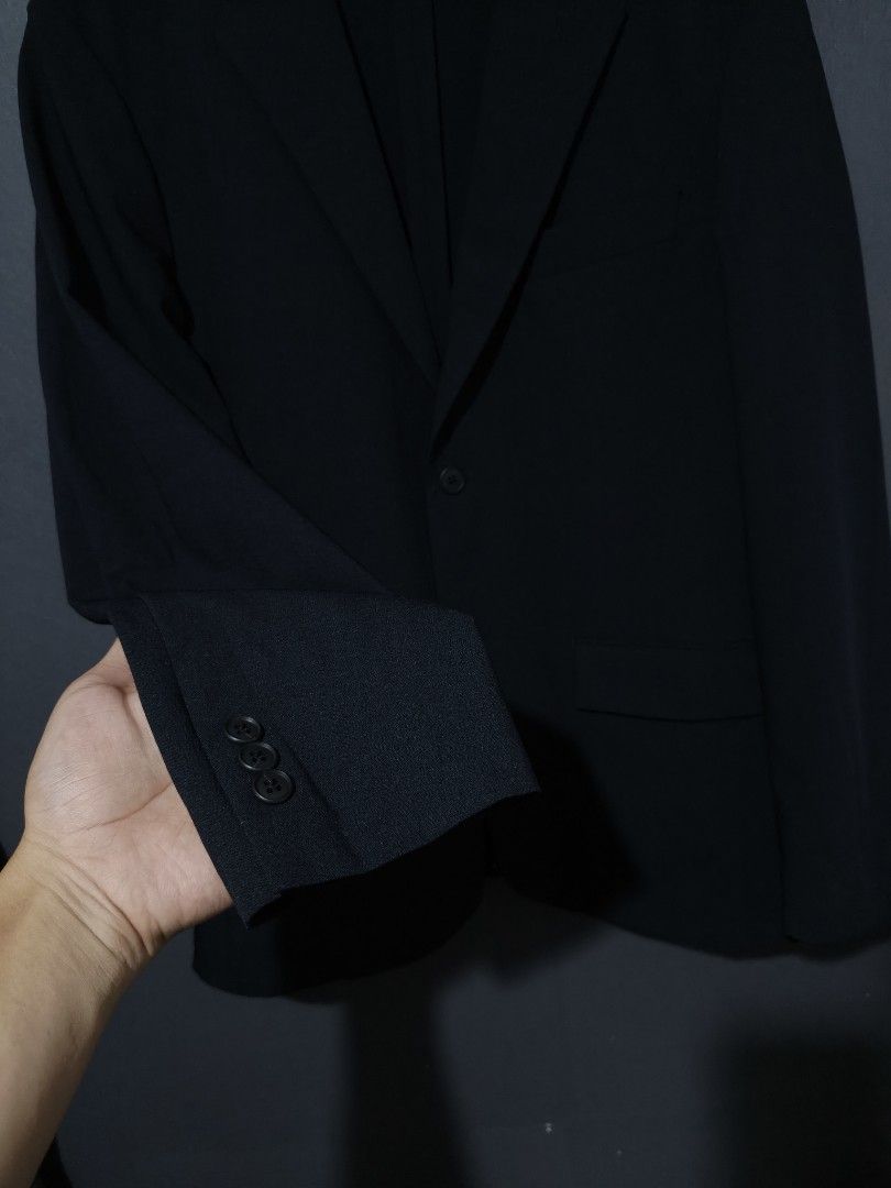 📍Uniqlo AirSense Blazer | Wool-Like (Category: Coats, Jackets and Outerwear) located in Antipolo. Submitted by simplehans (Listing ID 1469019225, Image 3). Description: ‎📍Uniqlo AirSense Blazer | Wool-Like ‎Size Medium (Navy) ‎Width- 19.5 ‎Length- 28.5 ‎Excellent Condition ‎DIRECT MESSAGE IF INTERESTED.