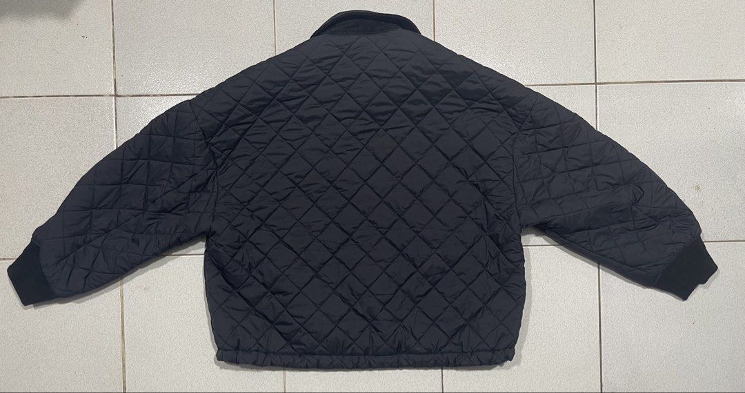 Uniqlo C Jacket (Category: Coats, Jackets and Outerwear) located in Mandaue City. Submitted by MJ_80 (Listing ID 1469083336, Image 2). Description: Womens Uniqlo C Pufftech Blouson Padded Fullzip Black Jacket Large Dimes : 25 X 24 See photos for measurements Color rate & Condition : 9.8/10 Price : 950 .