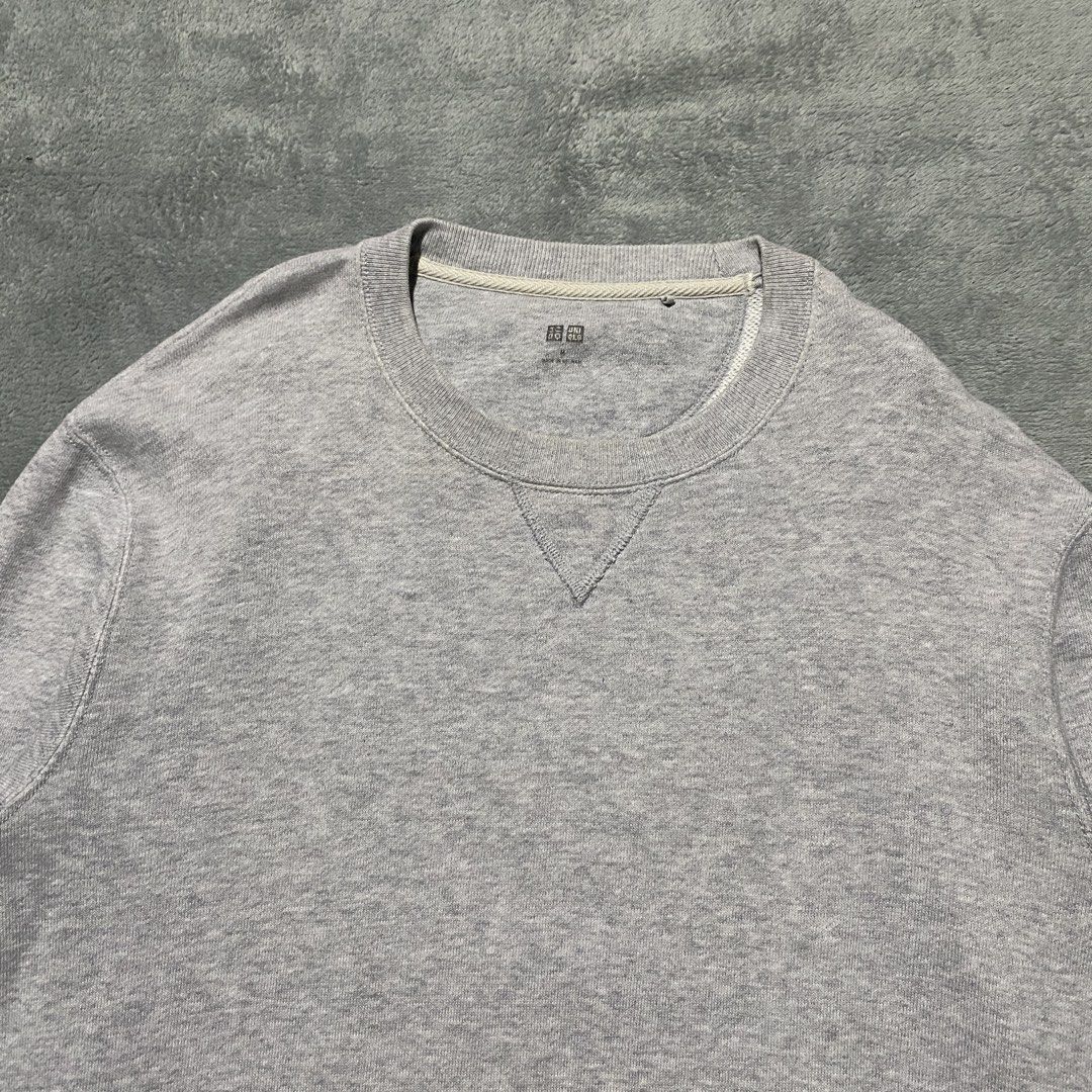 Uniqlo Crewneck Sweater (Category: Hoodies) located in Cavite. Submitted by kali_galleria (Listing ID 1468937383, Image 3). Description: Available 🏷️ Uniqlo Crewneck Sweater (Thick & Heavy) • Excellent Condition: 9.7 • Color rate: 9.7 • Width: 22 • Length: 26 • Best Fit: M-L • Issue: 🏷️250 + SF “Thrift with your fingertip👆🏼”.