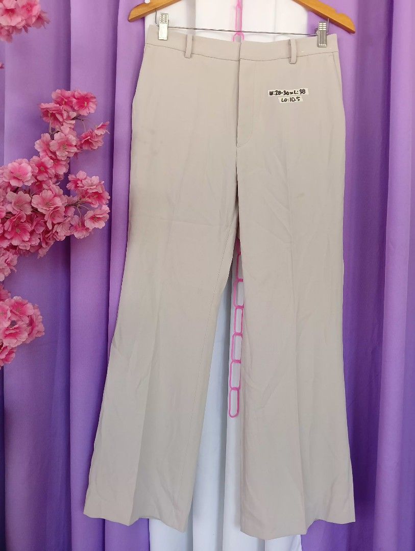 UNIQLO Drape Flared Pants (Category: Other Bottoms) located in Basista. Submitted by purpleens_shop (Listing ID 1469044189, Image 3). Description: .