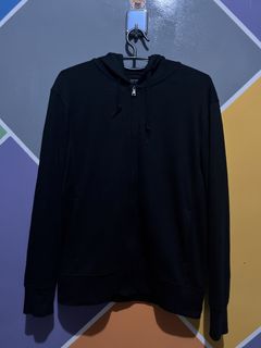 (Category: ) located in . Submitted by moreonuniqlo (Listing ID 1469096577, Image 1). Description: .
