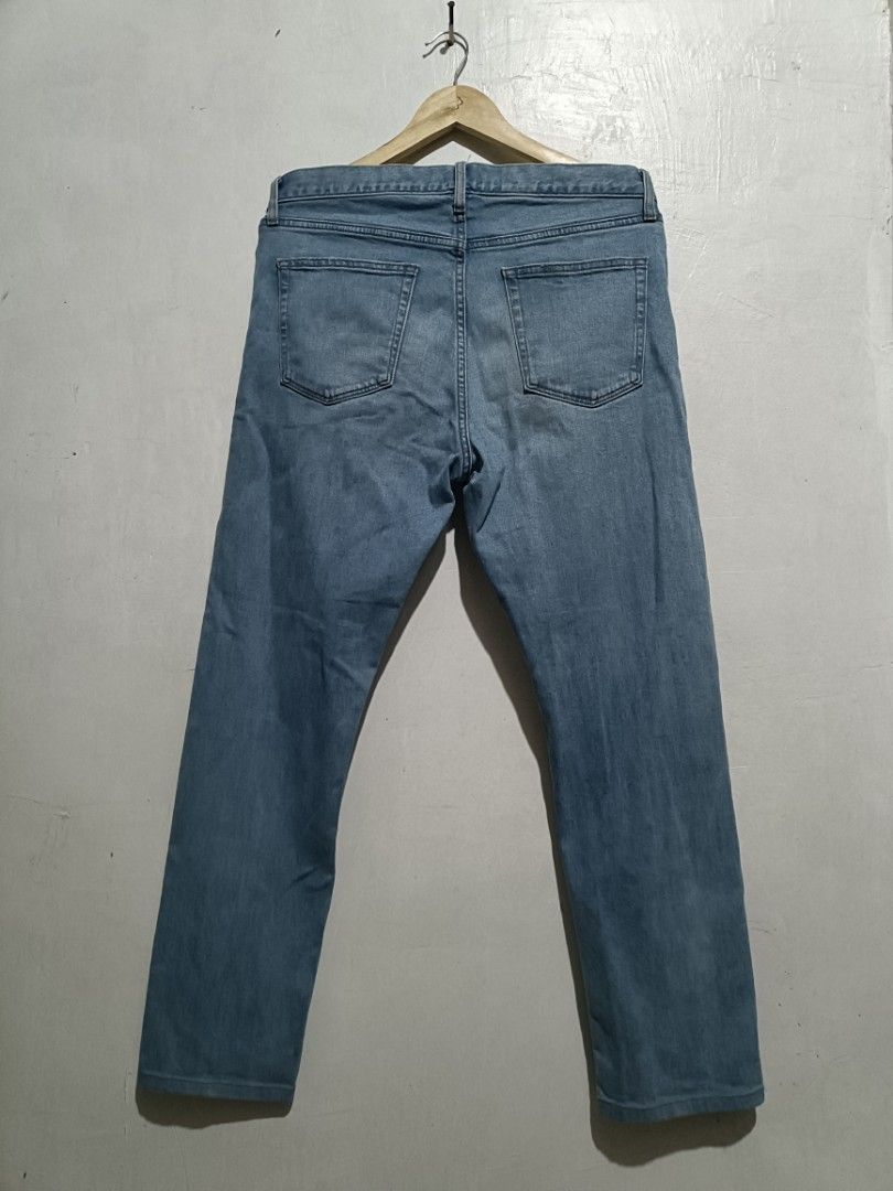UNIQLO EZY Stretch Denim Jeans (Category: Jeans) located in Las Pinas. Submitted by bckhood_thrift_store (Listing ID 1469041789, Image 2). Description: UNIQLO EZY Stretch Denim Jeans ✨ (AUTHENTIC) °Size 34 °Excellent Condition °9/10 Color Rate °No Issue ₱400 💵💵 DM ME 📩📩 Laspiñas/Greenhills Loc 📍.