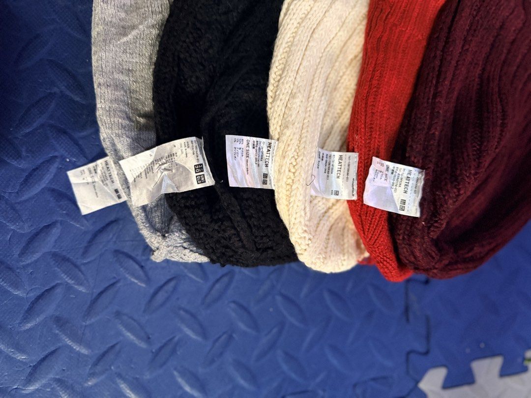 Uniqlo Heattech Beanie Hat Bundle Set 5 Colors (Category: Hats & Beanies) located in Paete. Submitted by skydruemadison (Listing ID 1468994758, Image 2). Description: - Set of 5 Uniqlo Heattech beanies - Colors: Red, burgundy, grey, cream, and black - Size: One size fits all - Material: Soft knit with built-in warmth technology (tags attached) - Perfect for winter weather and cold commutes - One size 📌399 each.