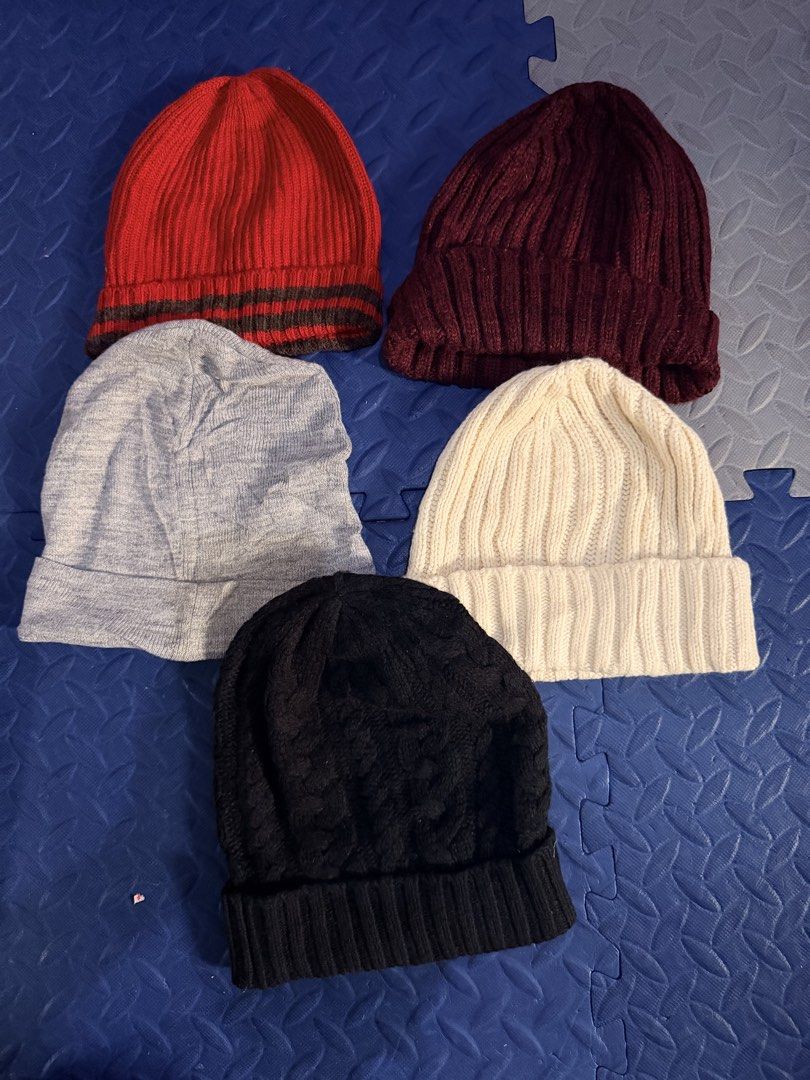 Uniqlo Heattech Beanie Hat Bundle Set 5 Colors (Category: Hats & Beanies) located in Paete. Submitted by skydruemadison (Listing ID 1468994758, Image 1). Description: - Set of 5 Uniqlo Heattech beanies - Colors: Red, burgundy, grey, cream, and black - Size: One size fits all - Material: Soft knit with built-in warmth technology (tags attached) - Perfect for winter weather and cold commutes - One size 📌399 each.