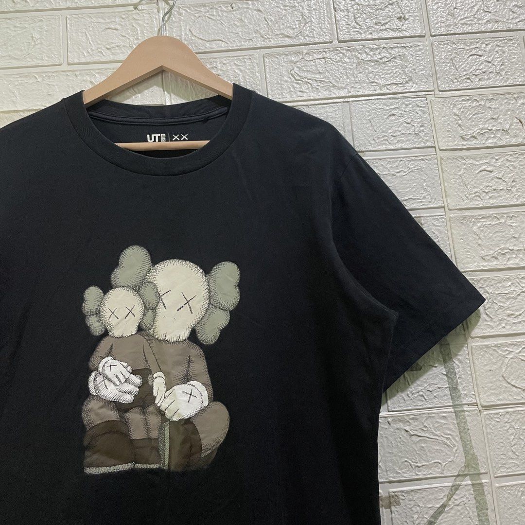 Uniqlo Kaws (Category: Tshirts & Polo Shirts ) located in Taguig. Submitted by thriftstar2 (Listing ID 1468934654, Image 2). Description: W 21 L 27 Size L on tag Color rate: 10/10 Excellent condition No issue.