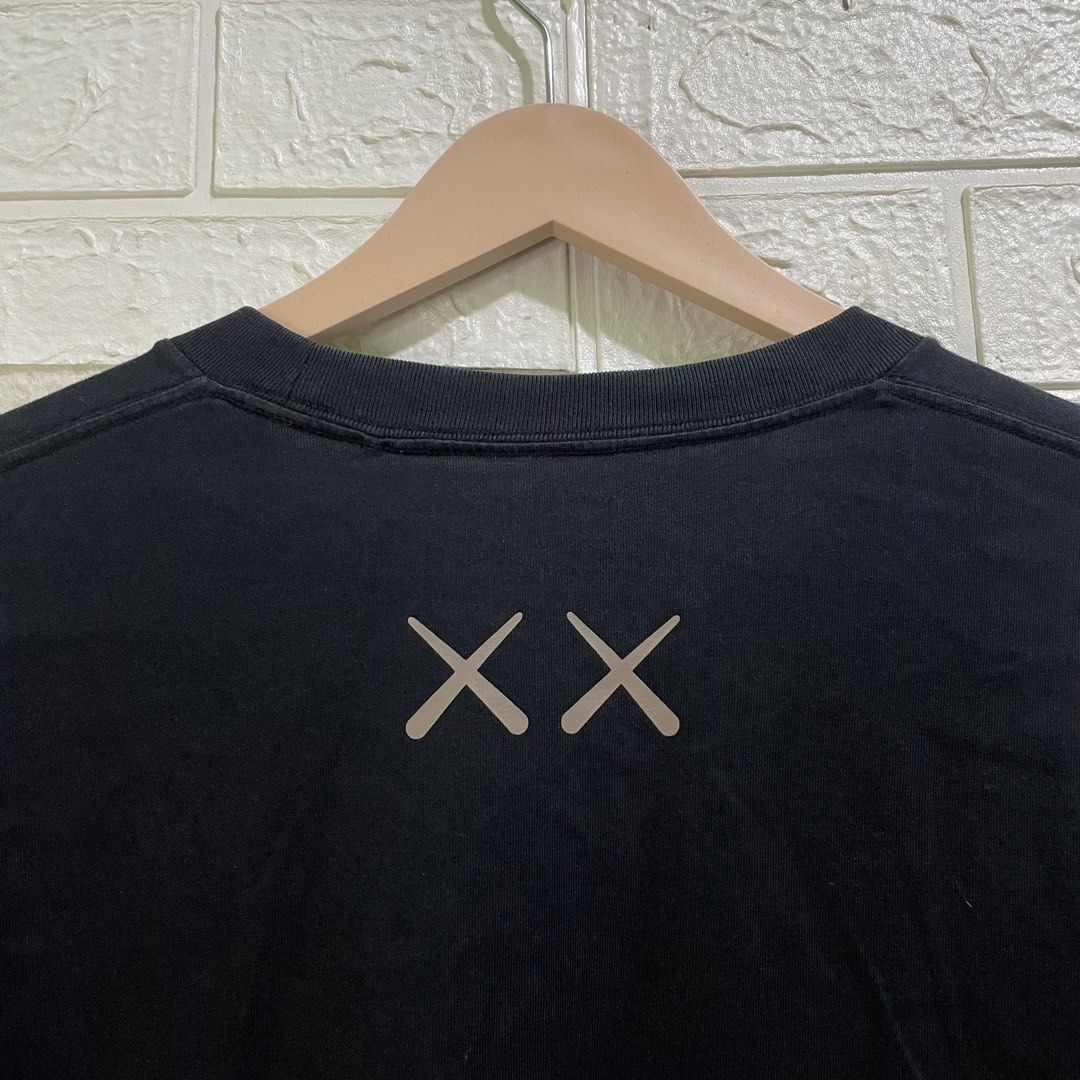 Uniqlo Kaws (Category: Tshirts & Polo Shirts ) located in Taguig. Submitted by thriftstar2 (Listing ID 1468934654, Image 3). Description: W 21 L 27 Size L on tag Color rate: 10/10 Excellent condition No issue.