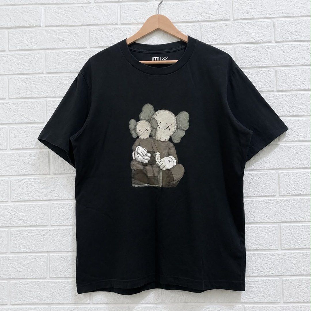 Uniqlo Kaws (Category: Tshirts & Polo Shirts ) located in Taguig. Submitted by thriftstar2 (Listing ID 1468934654, Image 1). Description: W 21 L 27 Size L on tag Color rate: 10/10 Excellent condition No issue.