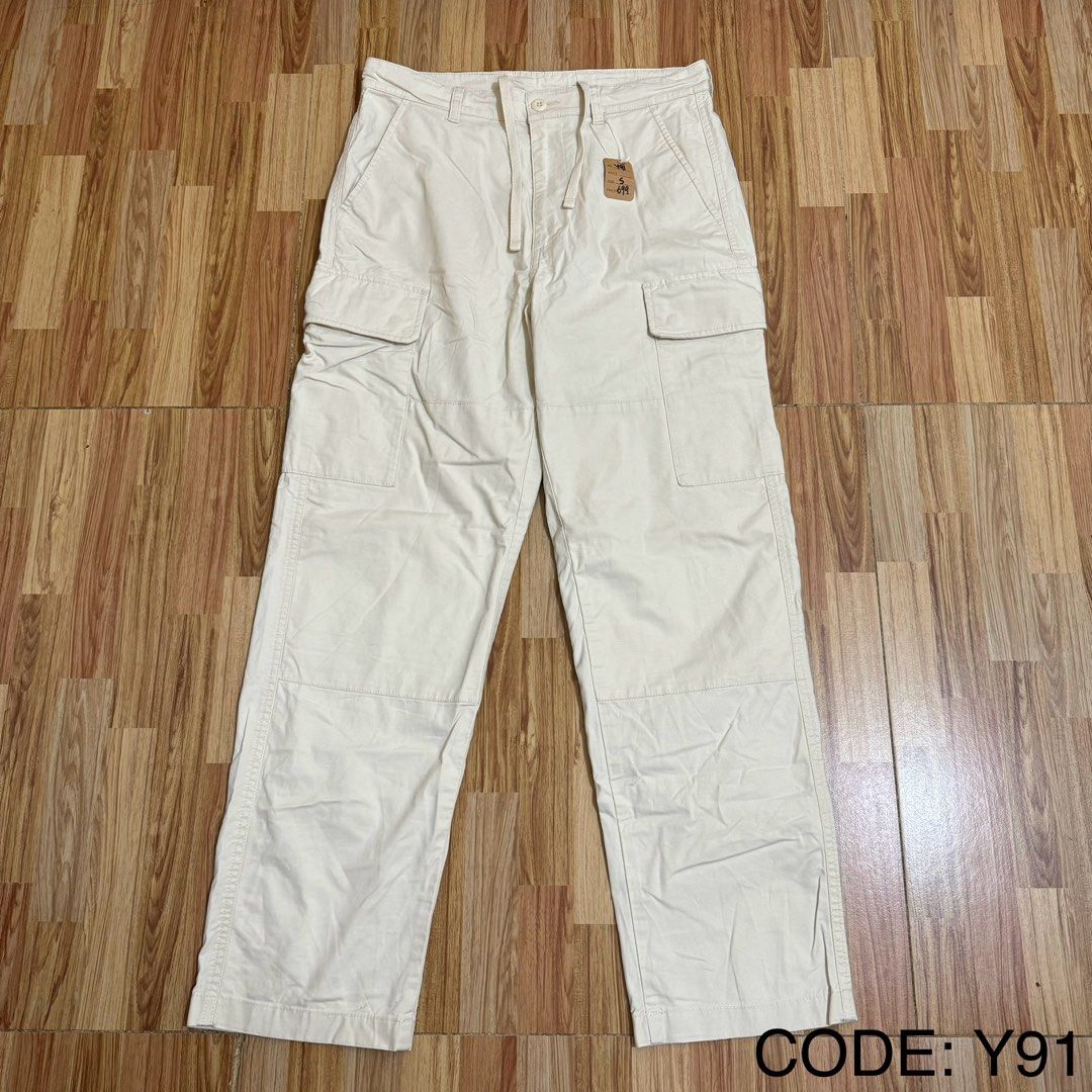 UNIQLO MEN’S CARGO PANTS (Category: Jeans) located in Manila. Submitted by thrifthing_121102 (Listing ID 1469137713, Image 1). Description: UNIQLO MEN’S CARGO PANTS •SIZE: Small •WAIST: 30” •LENGTH: 39.5” •HEM: 8” •COLOR: White •CODE: Y91 •EXCELLENT CONDITION •NO ISSUES ₱699 + SF ✅All items are in excellent to new condition. ✅Color may vary due to lighting. 📦J&T Express or Lalamove Shipping. 💸Gcash Payment. 📍Moonwalk, Paranaque City.